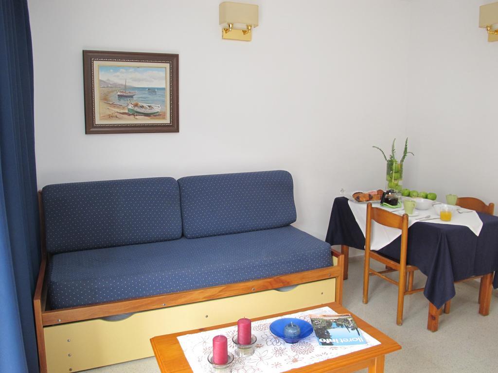 Apartamentos Santi Lloret de Mar Ruang foto